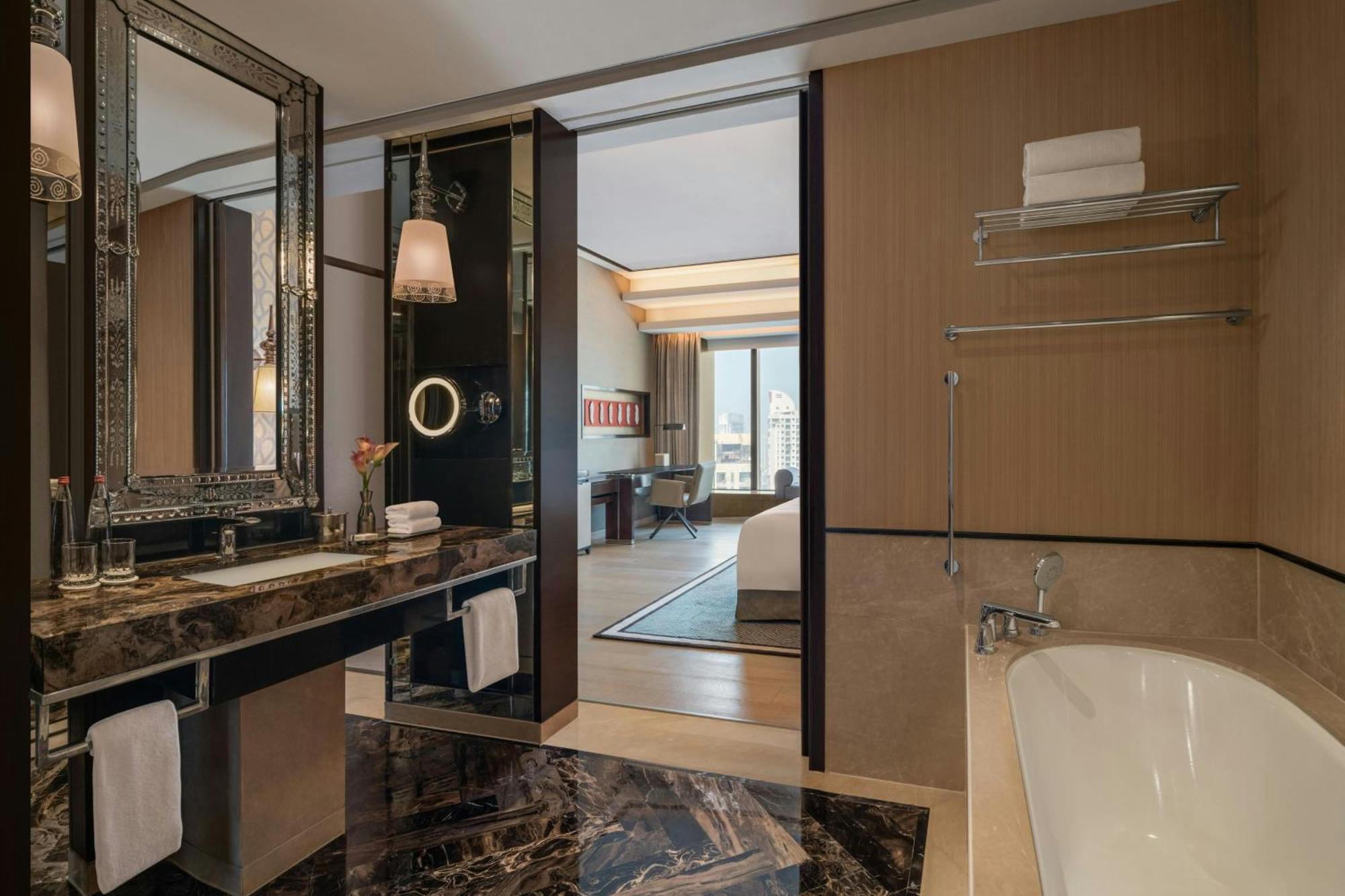 The St. Regis Hotel Bombaj